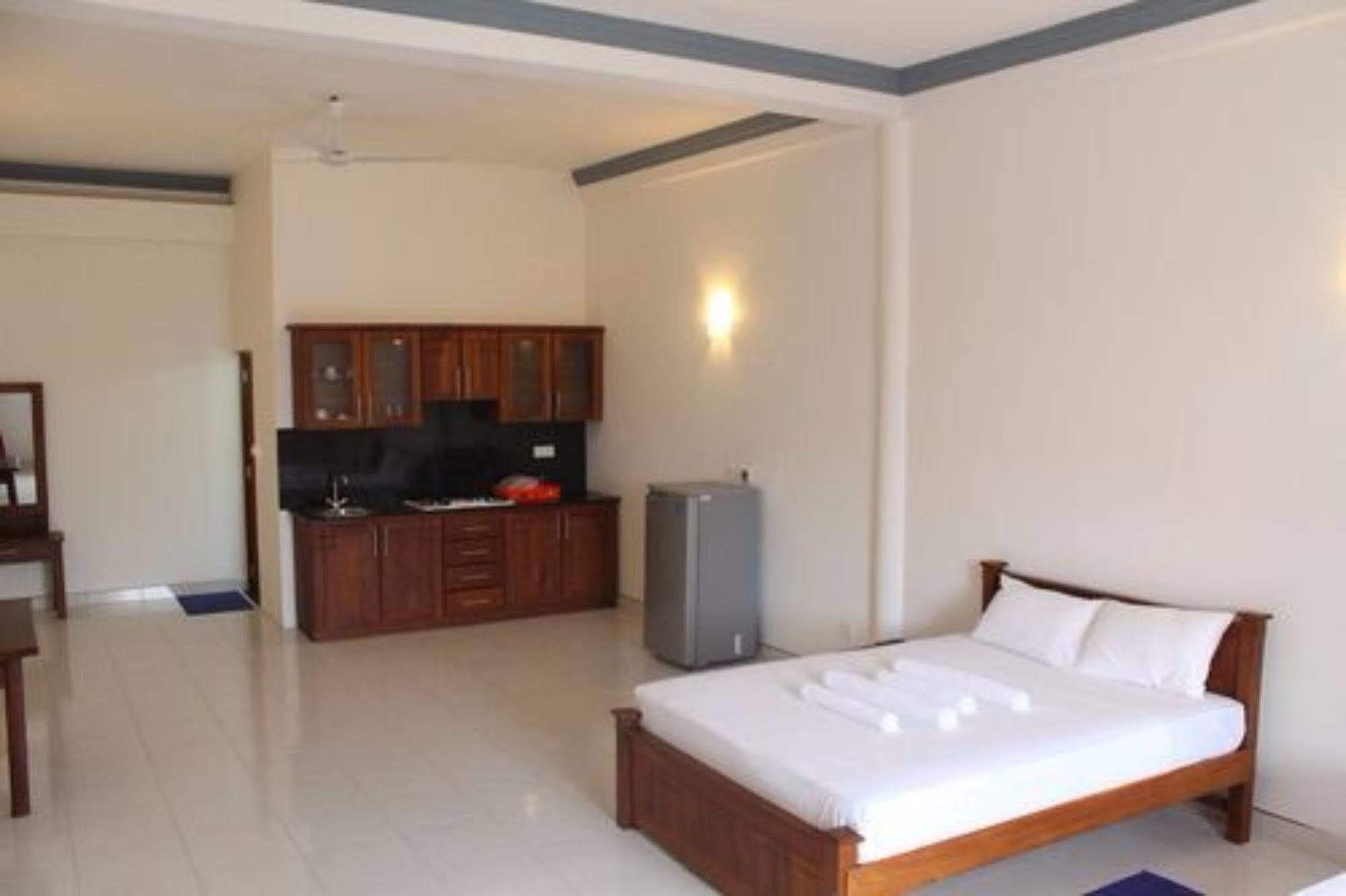 Prego Suites Ettukala Exteriör bild