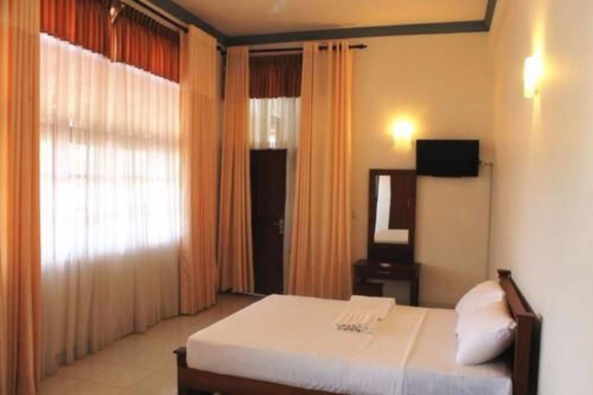 Prego Suites Ettukala Exteriör bild