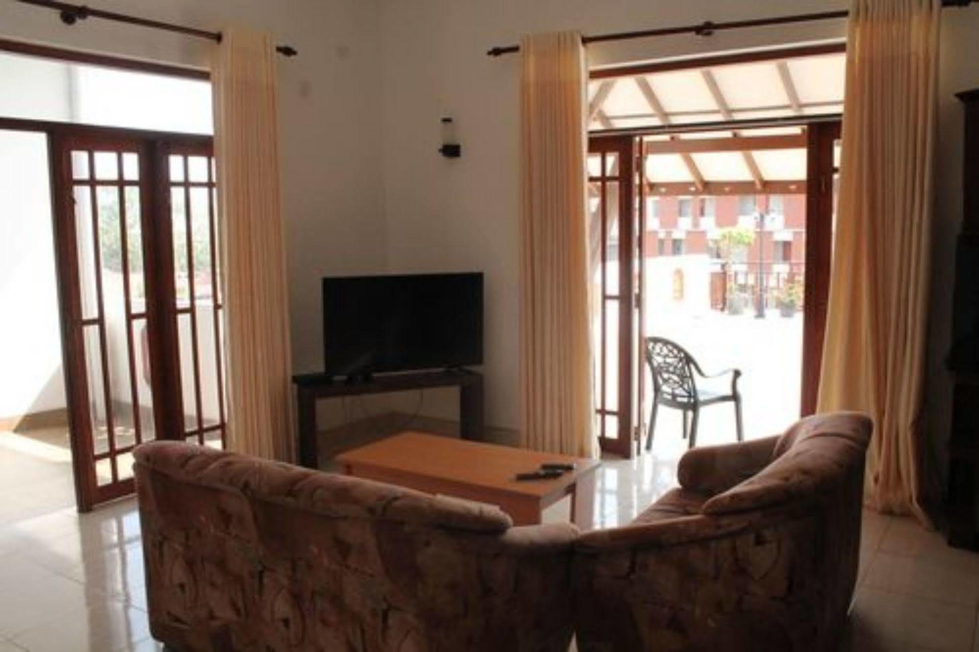 Prego Suites Ettukala Exteriör bild